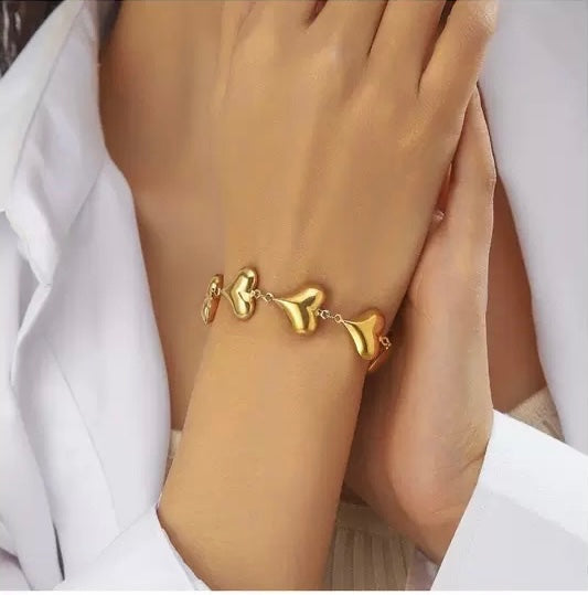 Loop of Love Gold Bracelet
