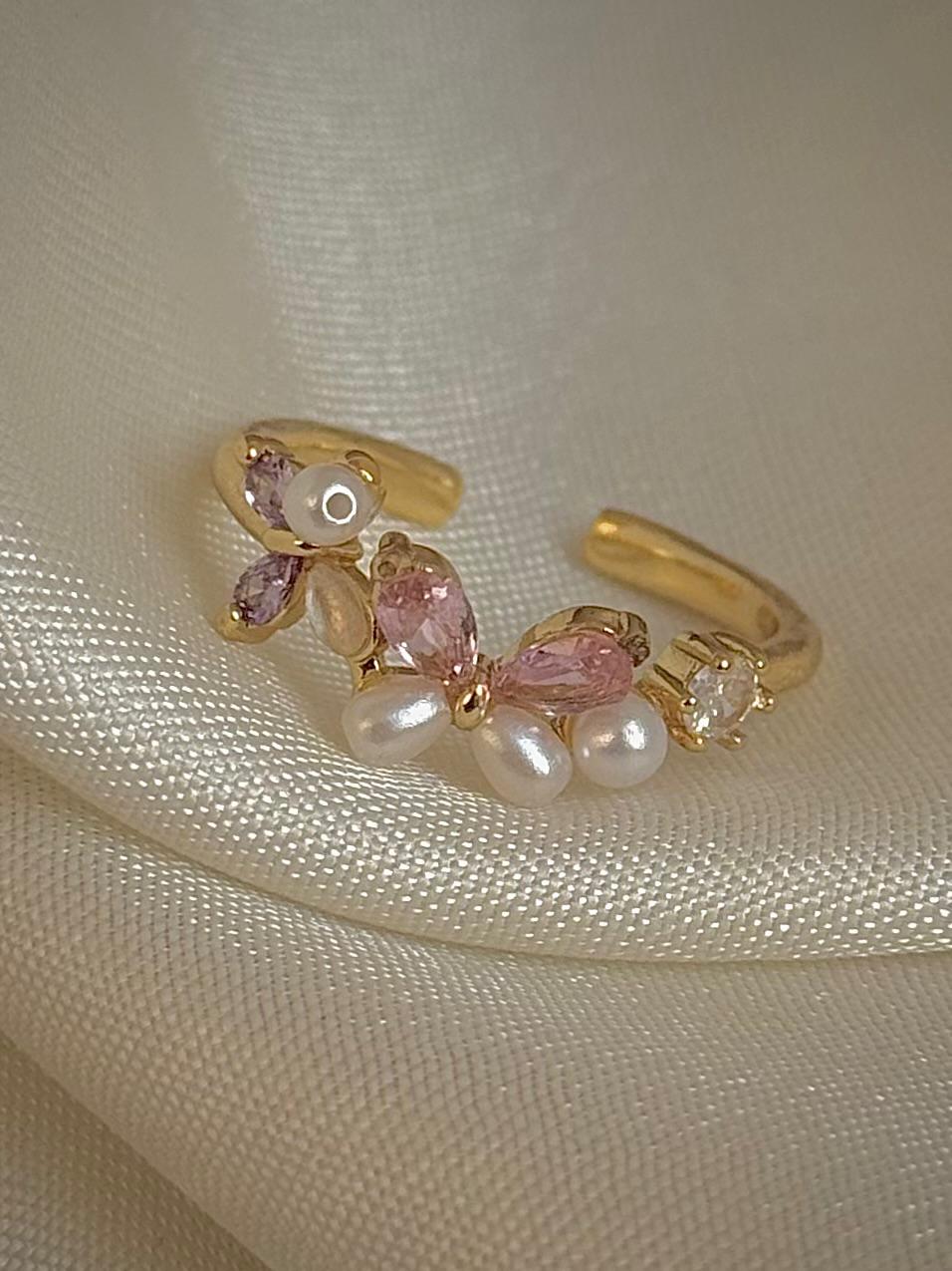 Miss Flutteress Pearl Ring
